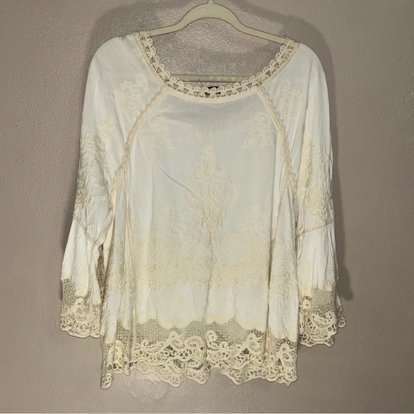 Democracy Cream Lace Blouse - Picture 2 of 3